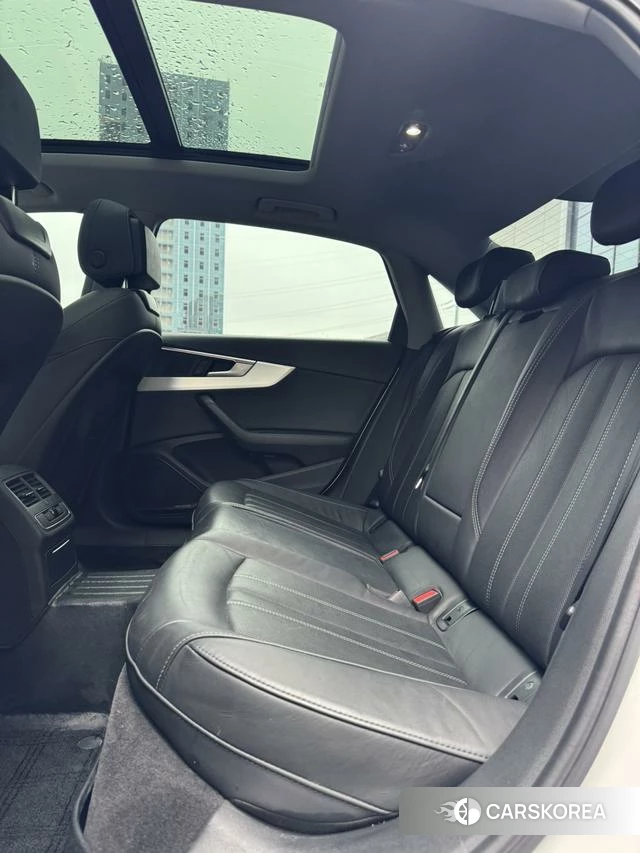 Audi A4L id 4299801 из Китая 8