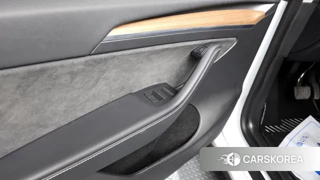 Tesla Model Y id 3289204 из Кореи 8