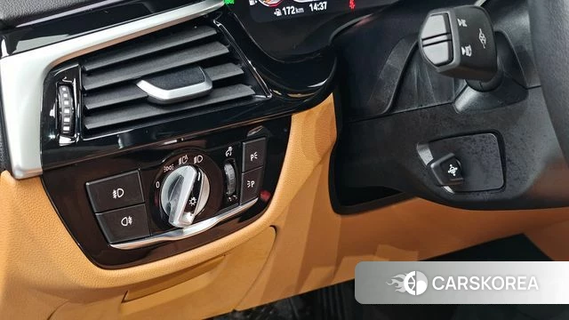 BMW 5 Series (G30) id 4836636 из Кореи 8