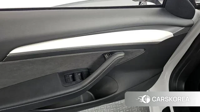 Tesla Model 3 id 3343619 из Кореи 8