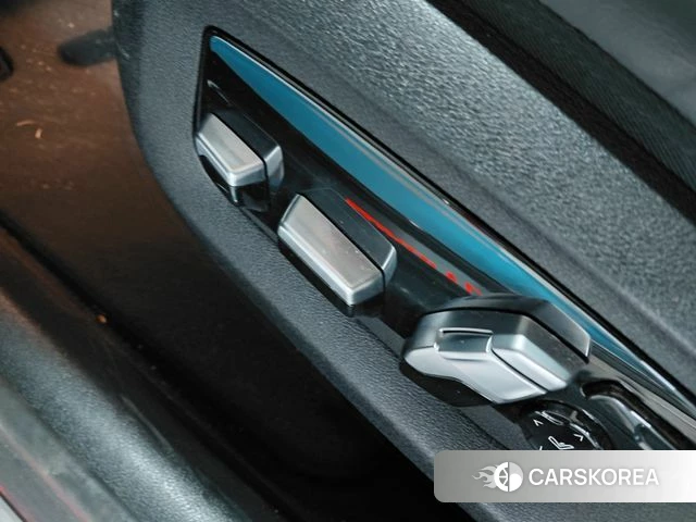 BMW 5 Series (G30) id 3924452 из Кореи 8