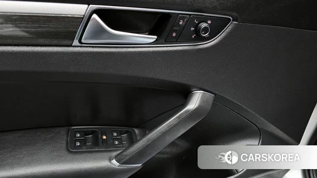 Volkswagen The New Passat id 3917309 из Кореи 8