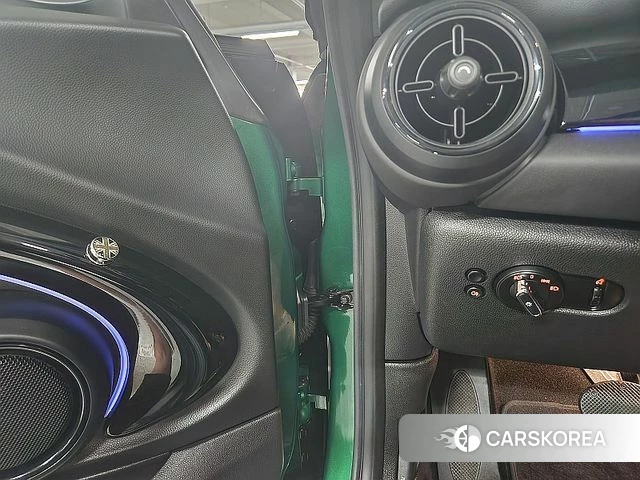 Mini Cooper Convertible id 4871998 из Кореи 8