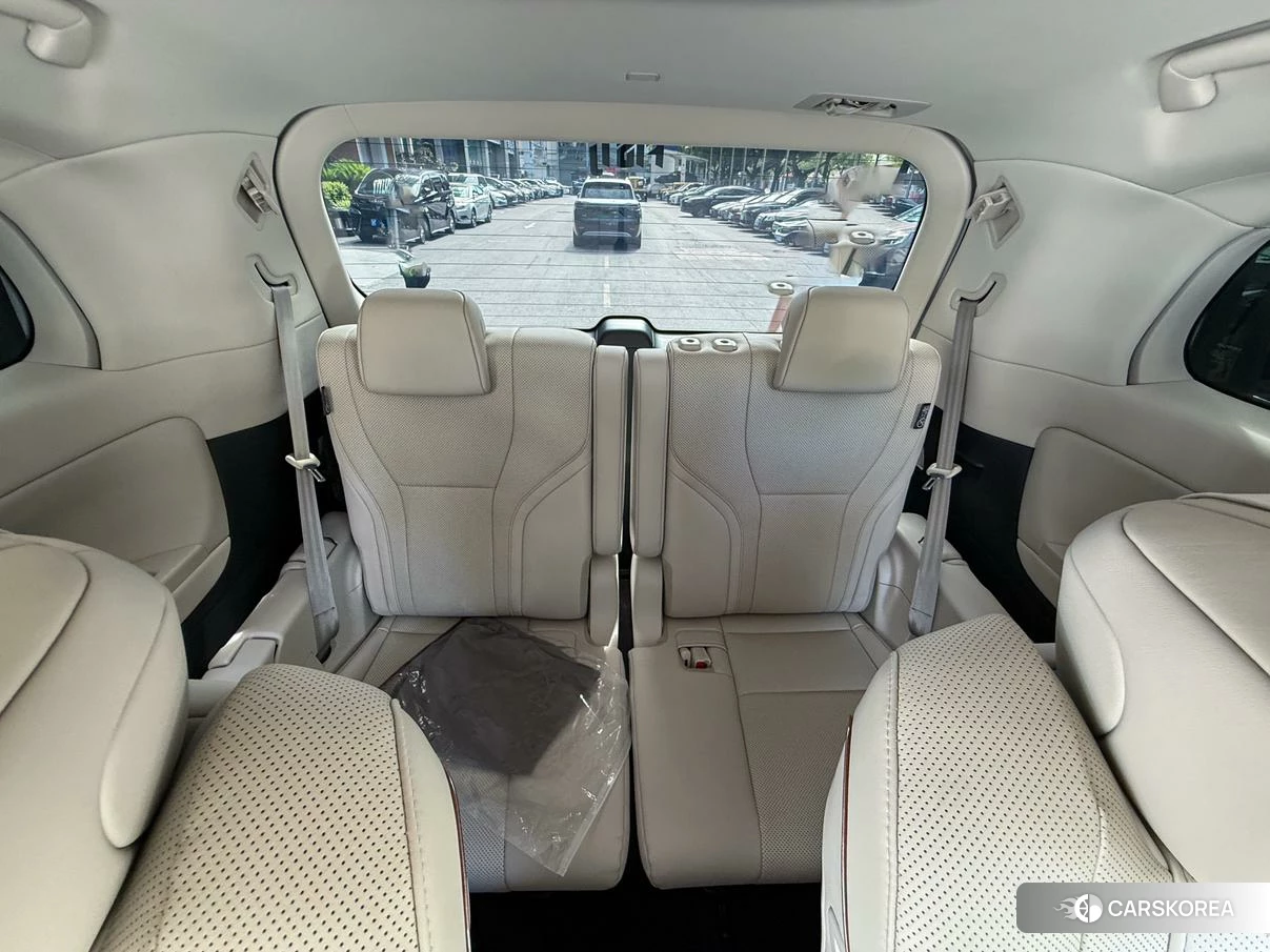 Lexus LM id 4452994 из Китая 8