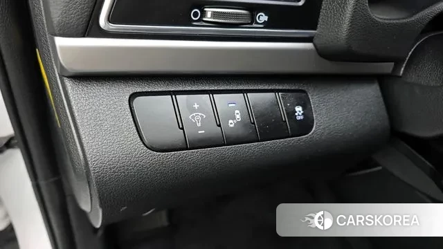 Hyundai Avante AD id 3515225 из Кореи 8