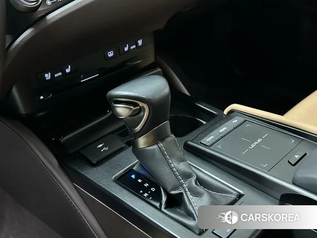 Lexus ES id 4279272 из Китая 8