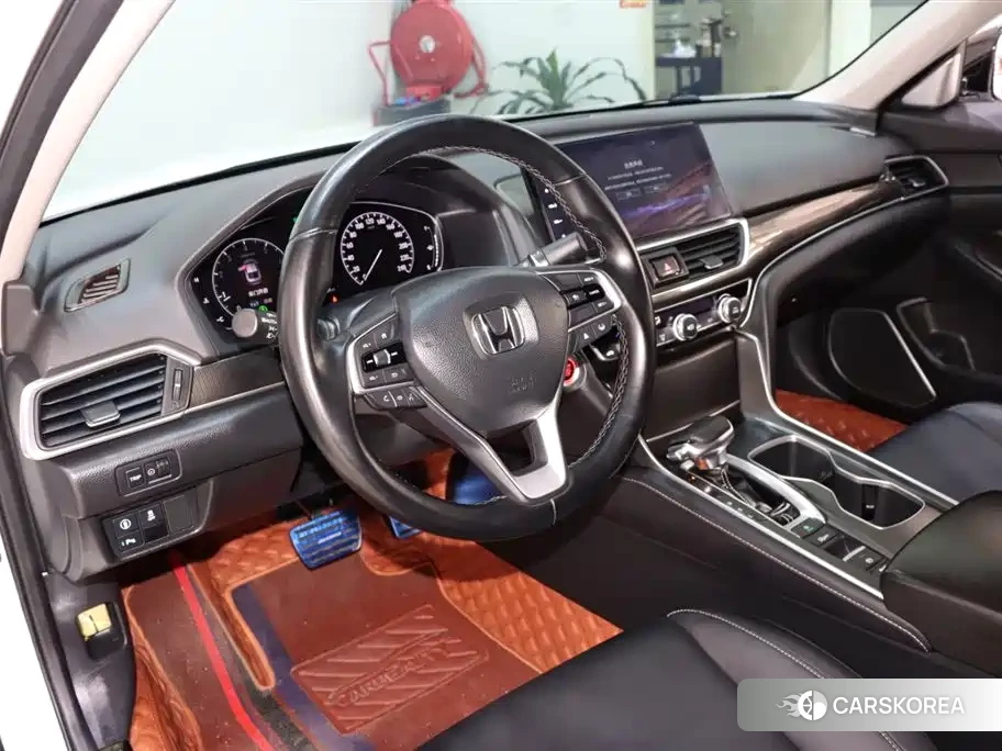 Honda Accord id 4514105 из Китая 8