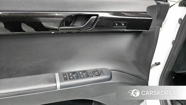 Hyundai Grandeur (GN7) id 4201056 из Кореи 8