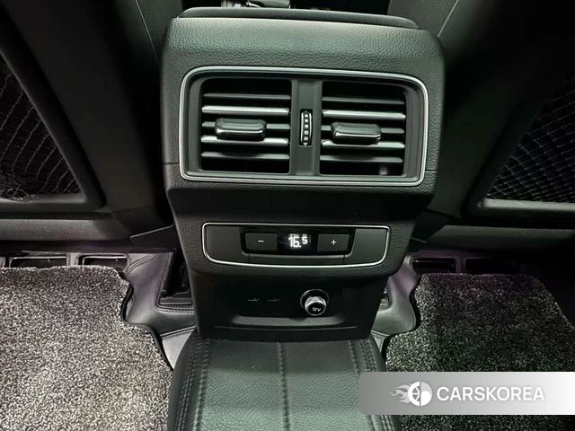 Audi Q5L id 4394097 из Китая 8
