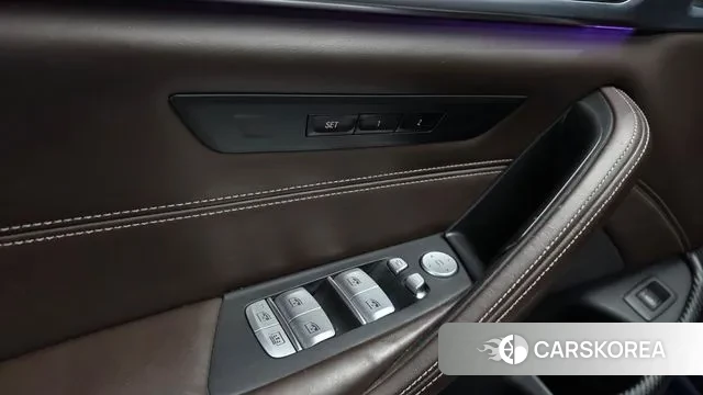 BMW 5 Series (G30) id 3520002 из Кореи 8