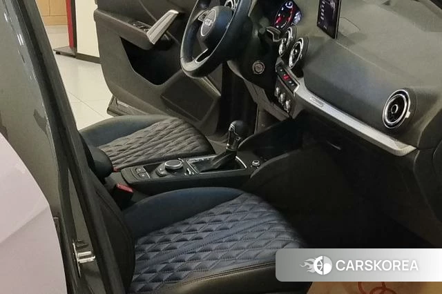 Audi Q2L id 3939480 из Китая 8