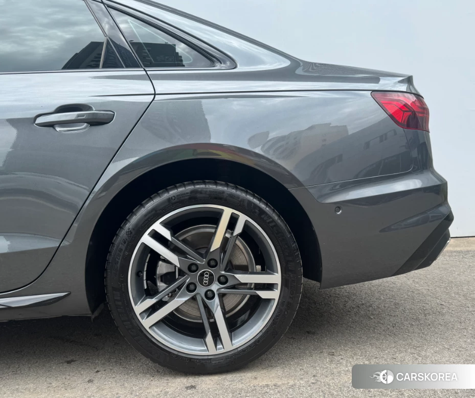Audi A4L id 4455149 из Китая 8