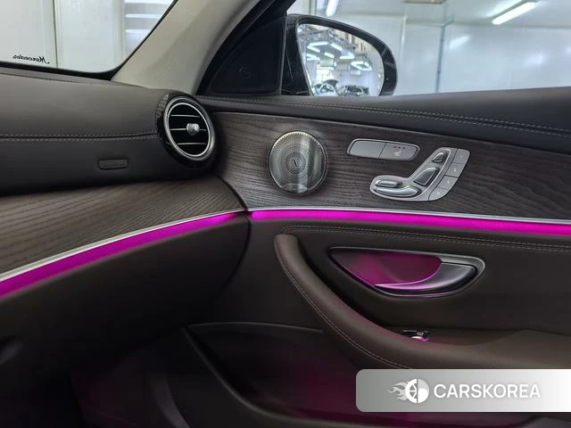 Mercedes-Benz E-class id 3983297 из Китая 8
