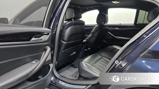 BMW 5 Series (G30) id 3383552 из Кореи 8