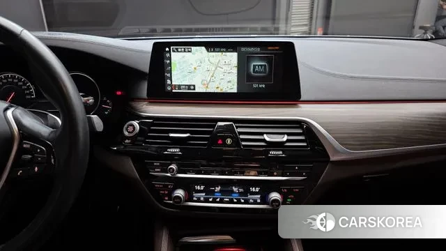 BMW 5 Series (G30) id 3066152 из Кореи 8