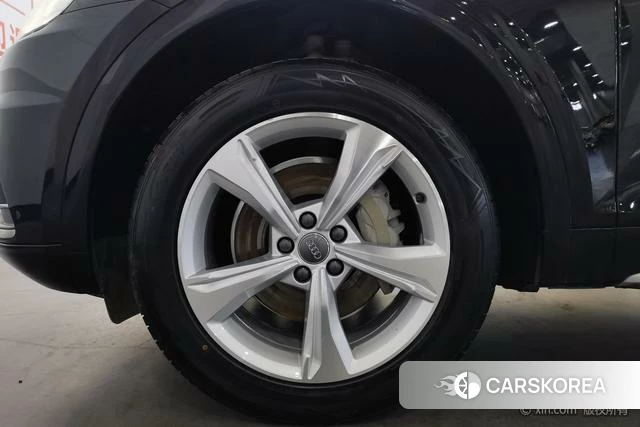 Audi Q5L id 4279257 из Китая 8