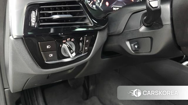 BMW 5 Series (G30) id 4551801 из Кореи 8