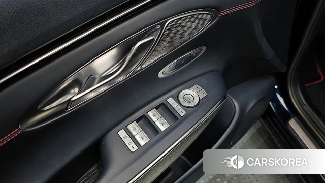 Genesis GV70 id 3892760 из Кореи 8