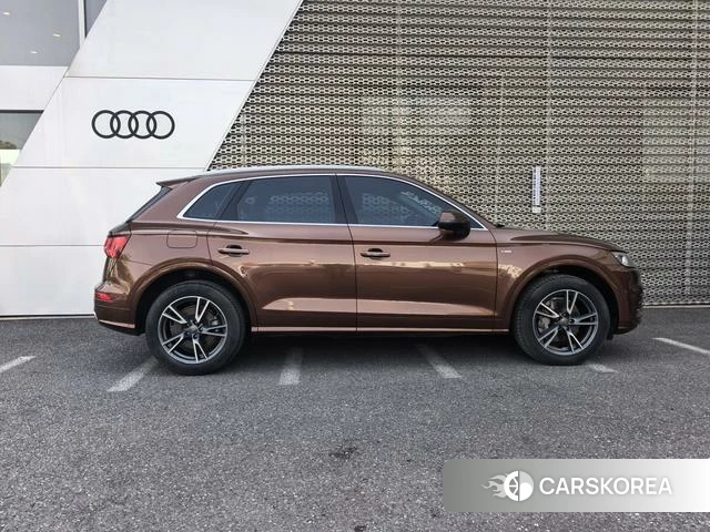 Audi Q5L id 3890655 из Китая 8