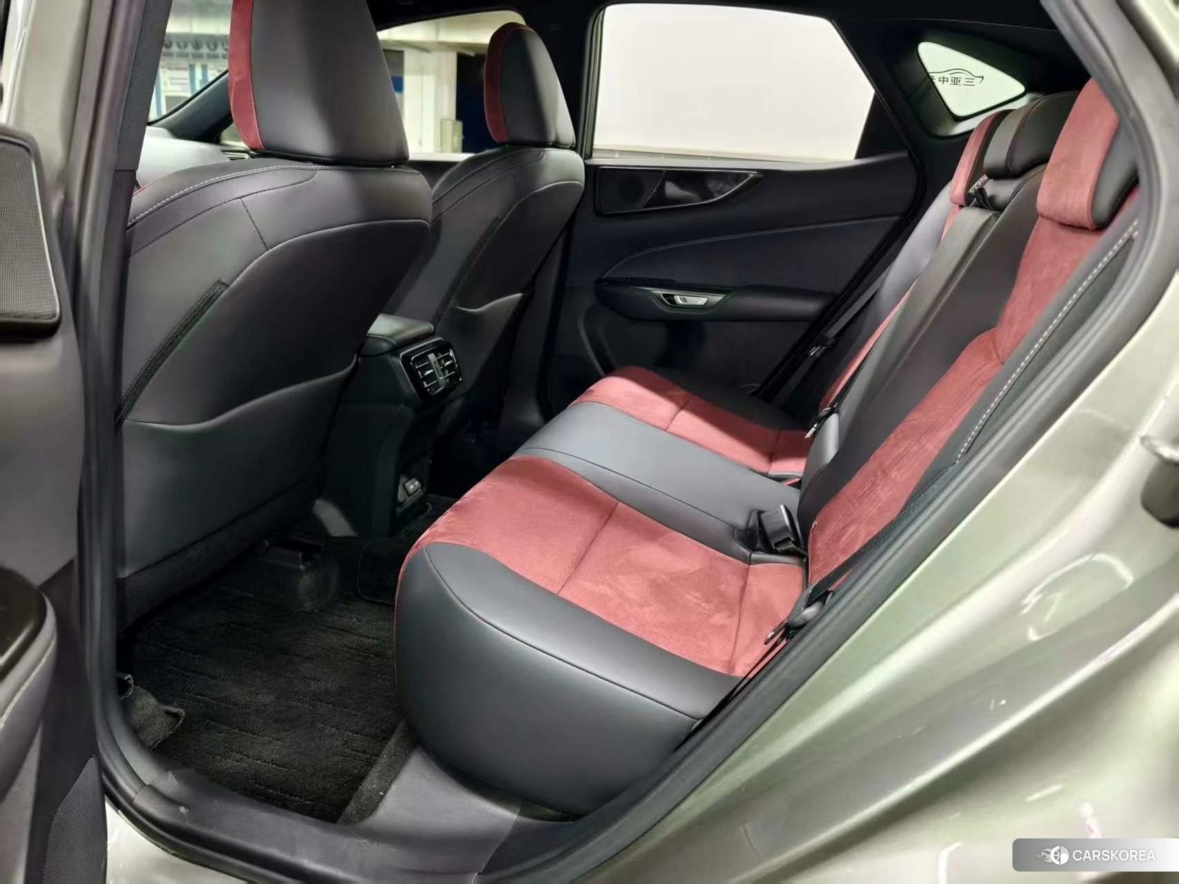 Lexus NX id 4406139 из Китая 8