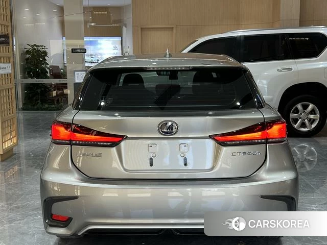 Lexus CT id 4236590 из Китая 8