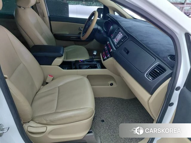 Kia All New Carnival id 4610557 из Кореи 8