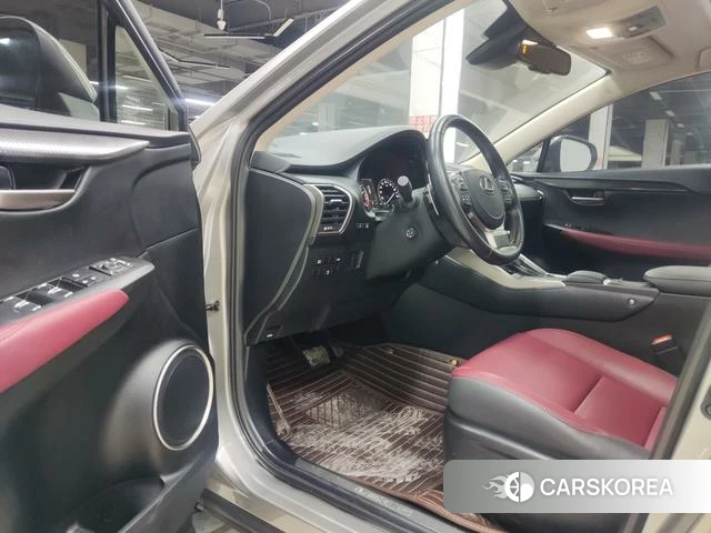 Lexus NX id 4393843 из Китая 8