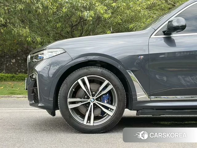 BMW X7 id 4387307 из Китая 8