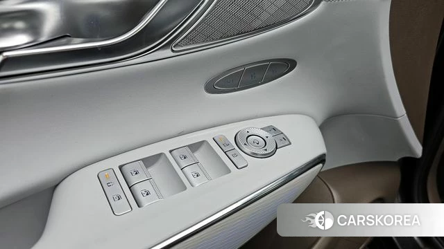 Genesis GV70 id 4387940 из Кореи 8
