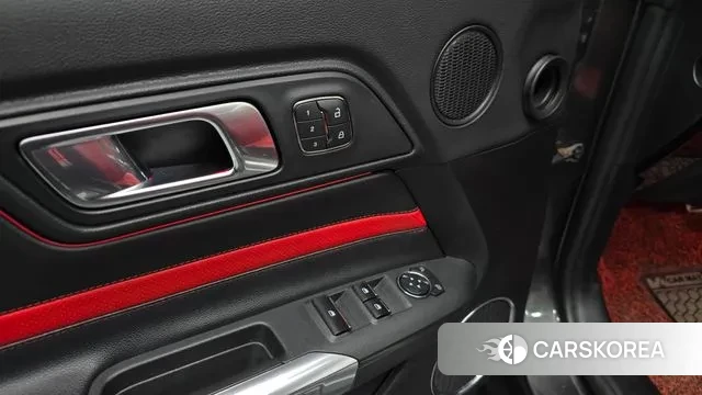 Ford Mustang id 3698805 из Кореи 8