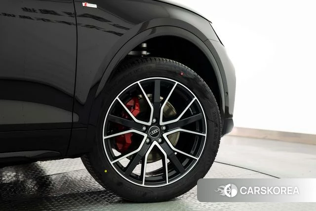 Audi Q5L id 3983370 из Китая 8