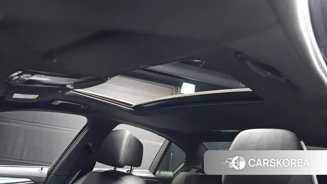 BMW 5 Series (G30) id 3348731 из Кореи 8