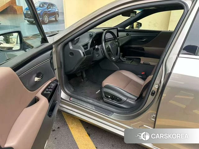 Lexus ES id 4393355 из Китая 8
