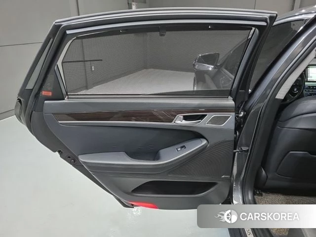 Genesis G80 id 3955838 из Кореи 8