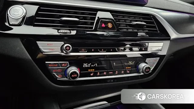 BMW 5 Series (G30) id 3629971 из Кореи 8