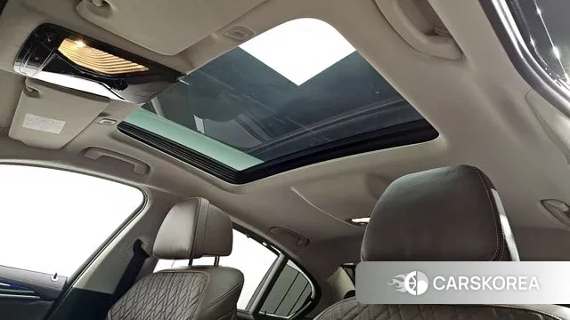 BMW 5 Series (G30) id 3735176 из Кореи 8