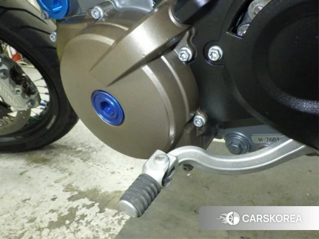 Husqvarna 701 SUPERMOTO id 4184210 из Японии 8