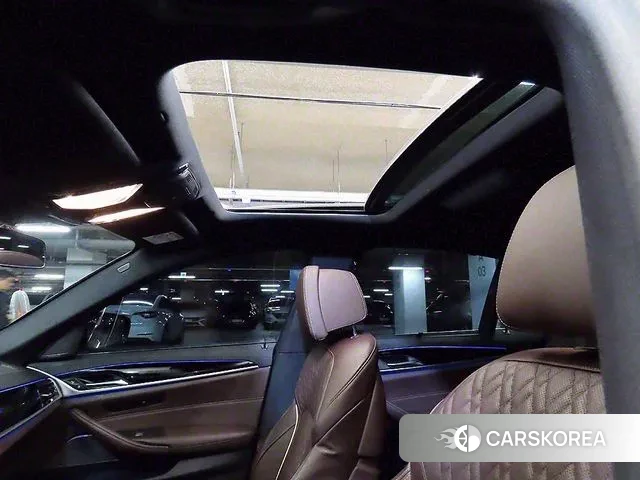 BMW 5 Series (G30) id 2939554 из Кореи 8