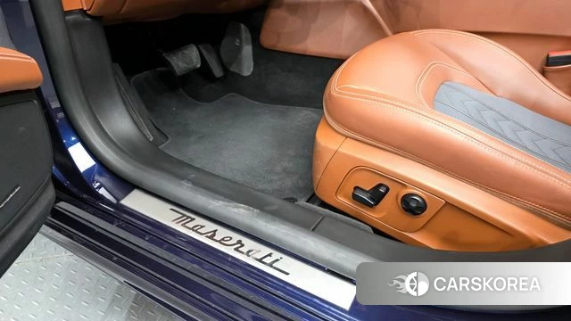 Maserati Quattroporte id 4224770 из Кореи 8