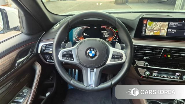 BMW 5 Series (G30) id 4203296 из Кореи 8