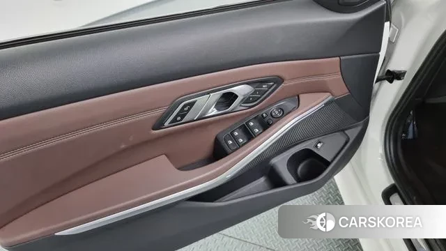 BMW 3 Series (G20) id 2885999 из Кореи 8