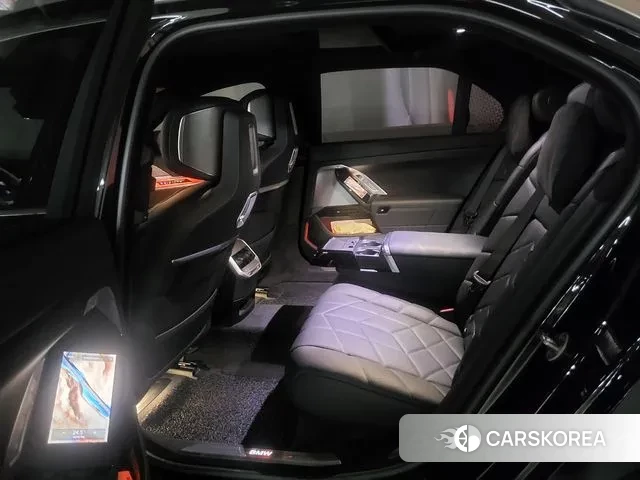 BMW 7 Series (G70) id 3338719 из Кореи 8