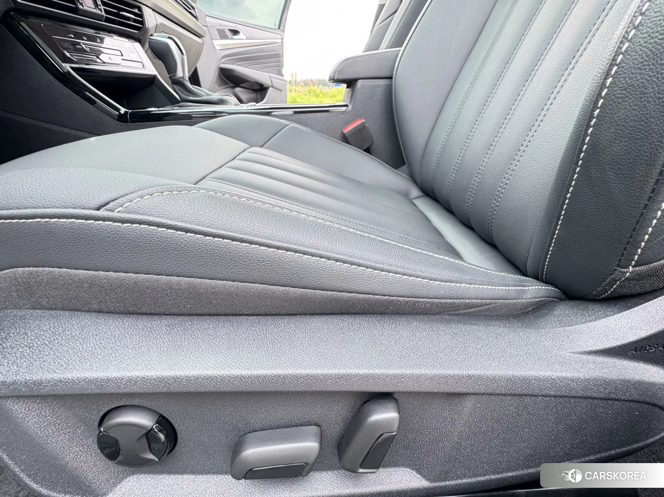 Volkswagen Passat id 4486232 из Китая 8