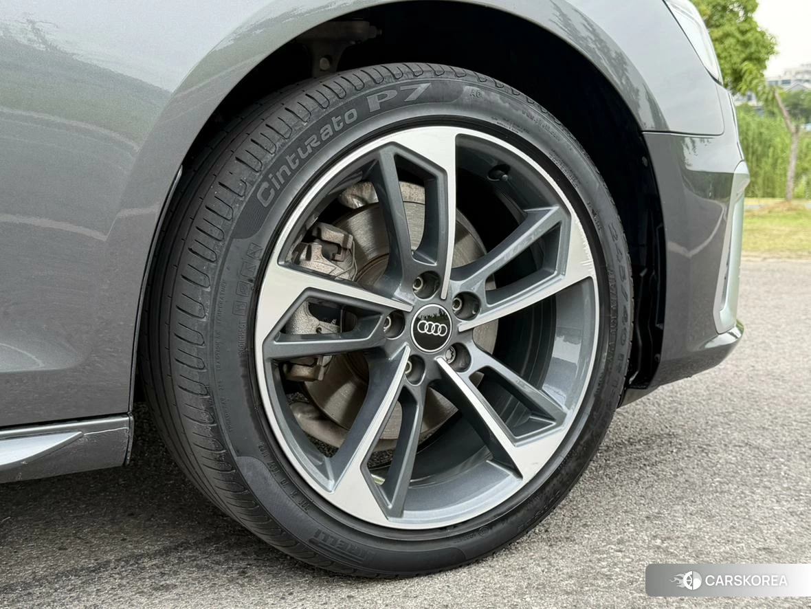 Audi A4L id 4452450 из Китая 8