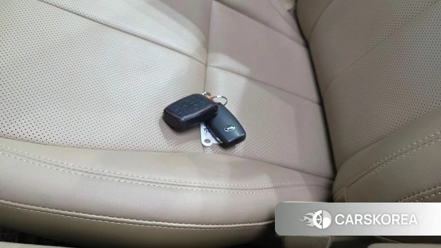 Kia All New Carnival id 4543719 из Кореи 8