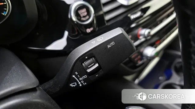 BMW 5 Series (G30) id 3672829 из Кореи 8