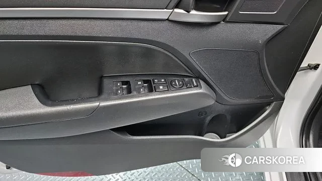 Hyundai Avante AD id 3773047 из Кореи 8