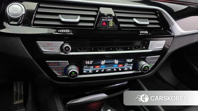 BMW 5 Series (G30) id 4701297 из Кореи 8