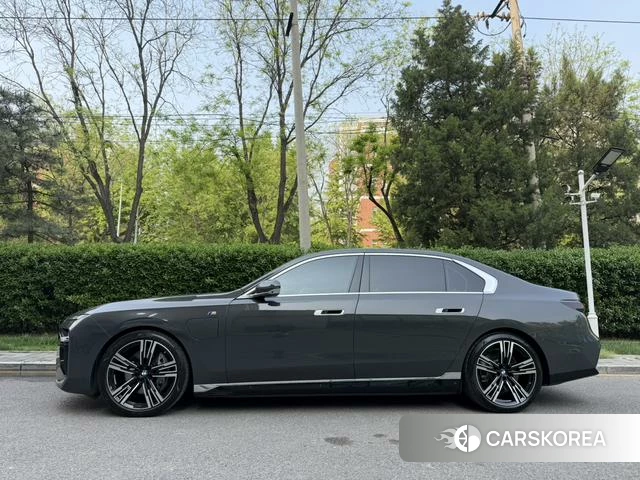 BMW i7 id 4273152 из Китая 8