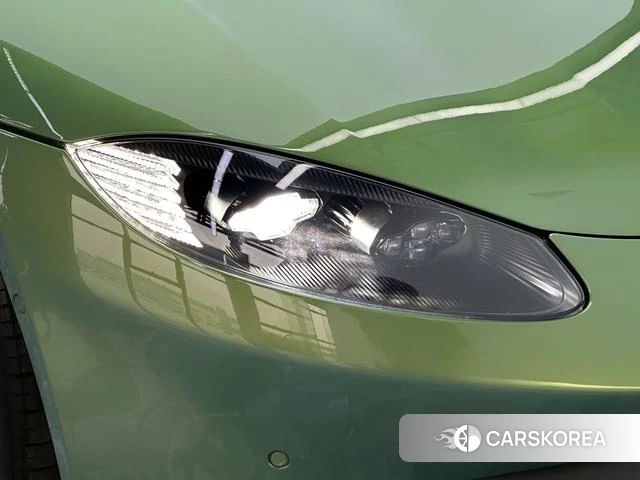 Aston Martin Vantage id 4239843 из Китая 8